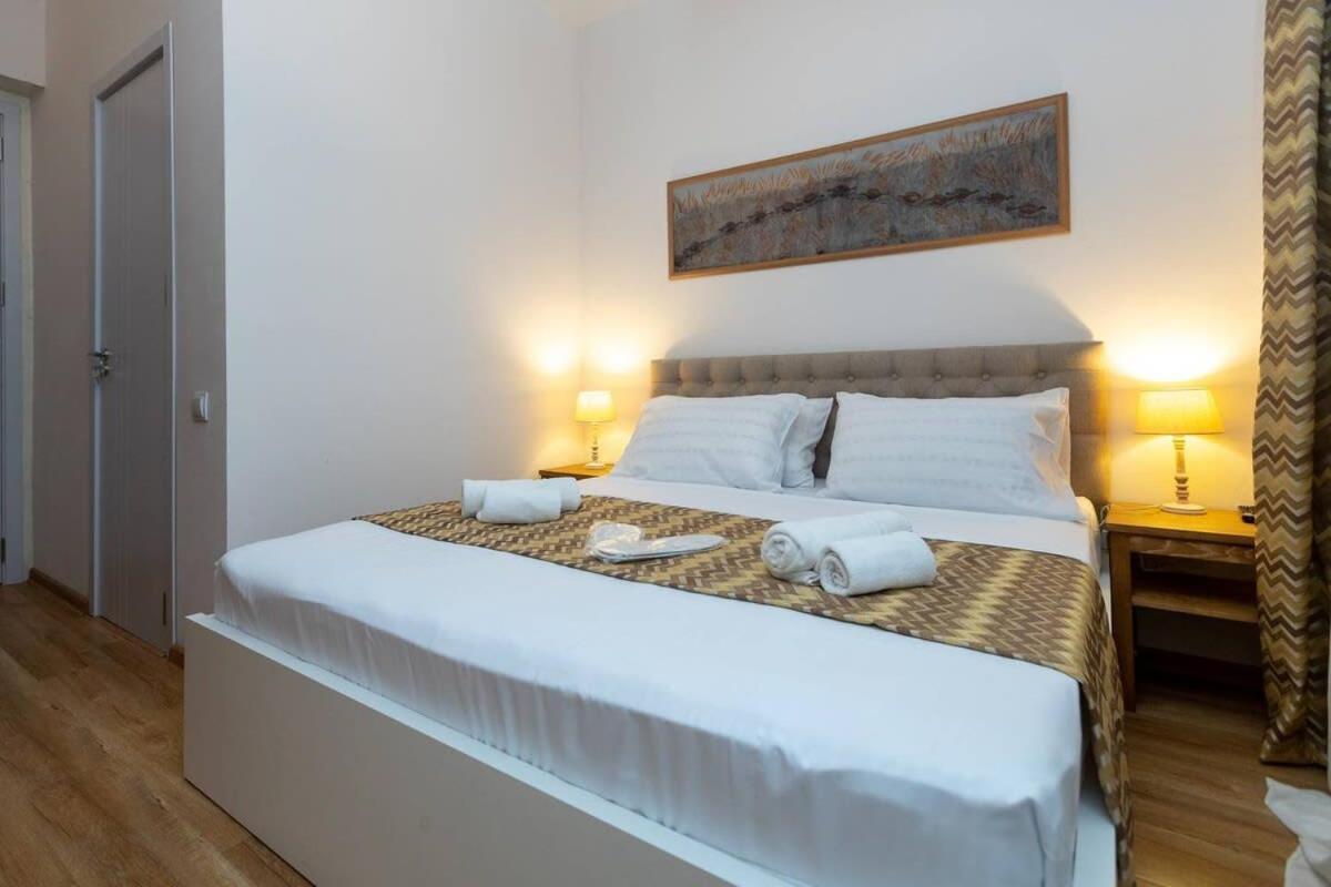 Wehost Liberty Square Apartments ティビリシ エクステリア 写真