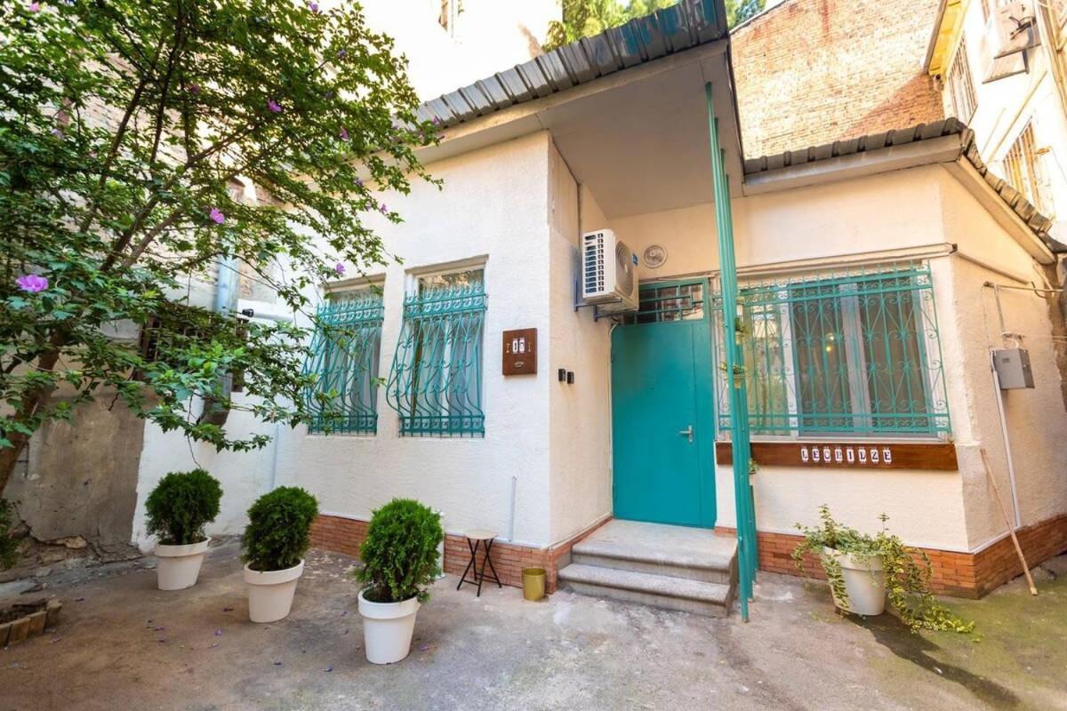 Wehost Liberty Square Apartments ティビリシ エクステリア 写真